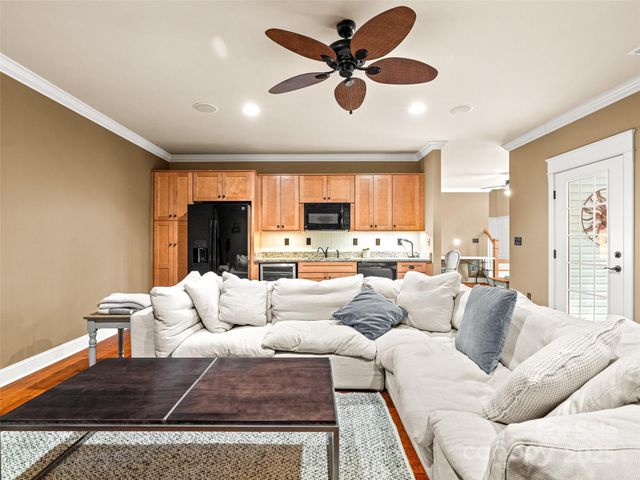 107 Spring Heights Court, Hendersonville, NC 28791