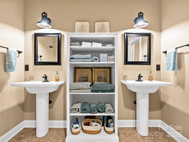 107 Spring Heights Court, Hendersonville, NC 28791