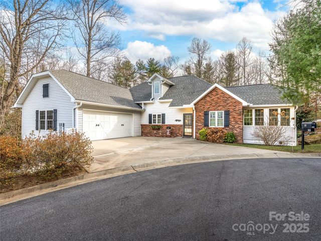 107 Spring Heights Court, Hendersonville, NC 28791