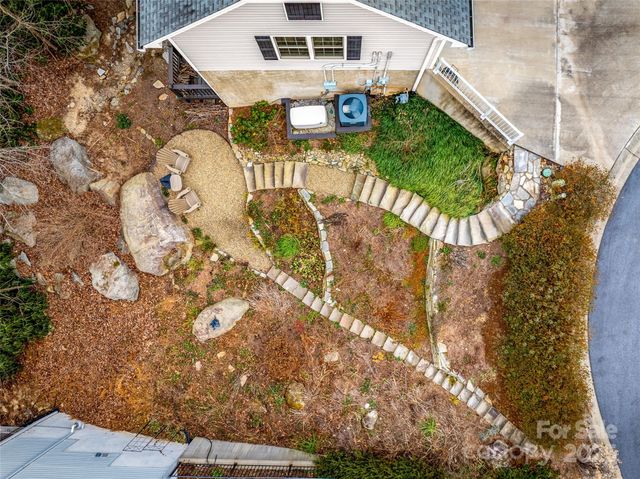 107 Spring Heights Court, Hendersonville, NC 28791