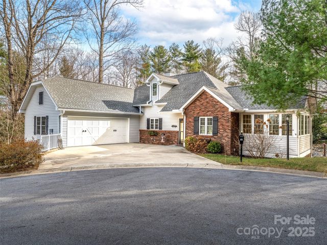 107 Spring Heights Court, Hendersonville, NC 28791