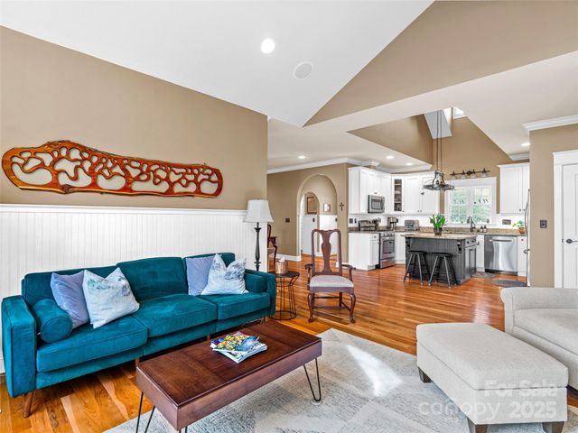 107 Spring Heights Court, Hendersonville, NC 28791