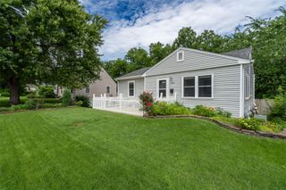 3119 Hickman Road, Des Moines, IA 50310