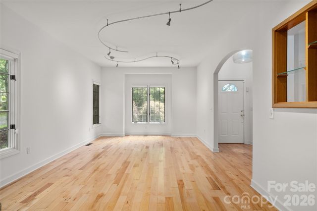 135 Buffalo Trail, Asheville, NC 28805