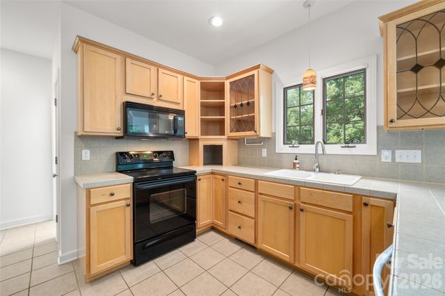 135 Buffalo Trail, Asheville, NC 28805