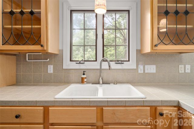 135 Buffalo Trail, Asheville, NC 28805