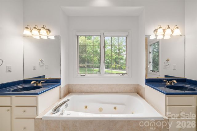 135 Buffalo Trail, Asheville, NC 28805