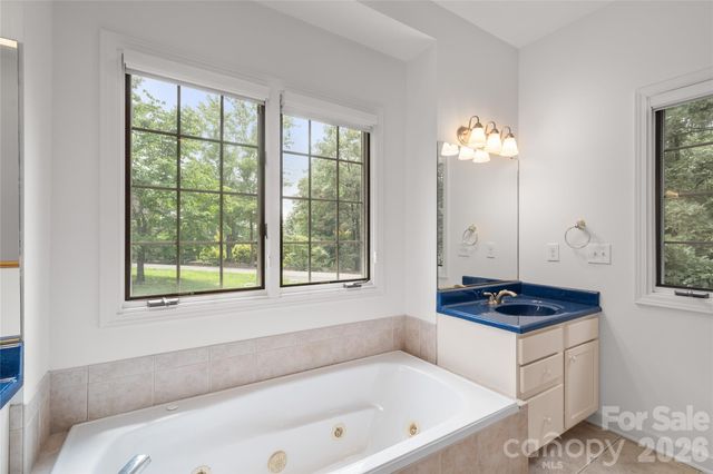 135 Buffalo Trail, Asheville, NC 28805