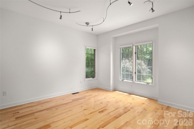 135 Buffalo Trail, Asheville, NC 28805