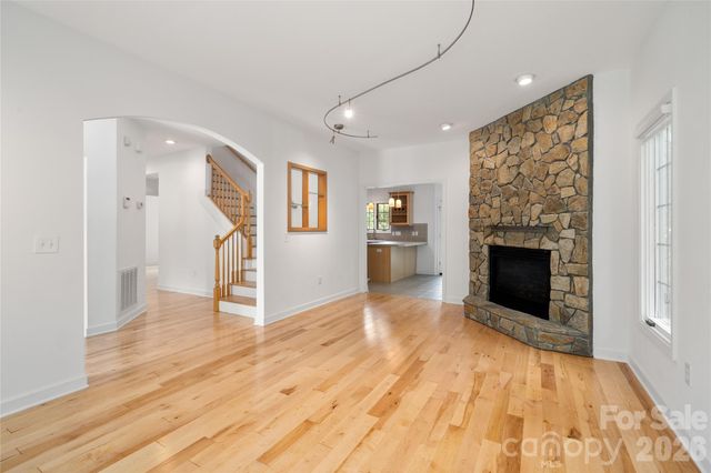 135 Buffalo Trail, Asheville, NC 28805