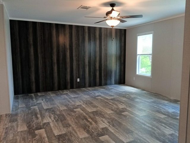 660 WOODHAVEN Drive, Springtown, TX 76082