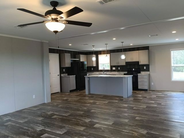 660 WOODHAVEN Drive, Springtown, TX 76082