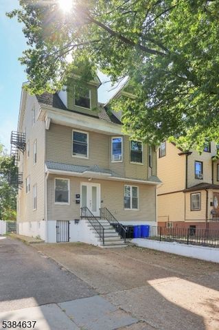 60 Amherst St, East Orange City, NJ 07018