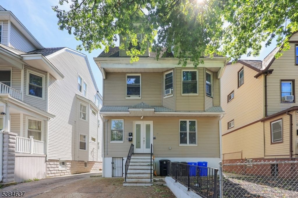 60 Amherst St, East Orange City, NJ 07018