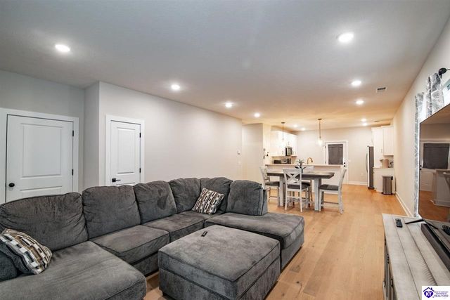 308 Lincoln Street, Vine Grove, KY 40175