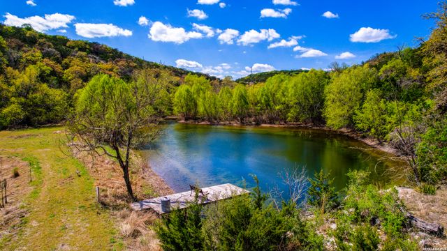 150 Coker Hollow, Kerrville, TX 78028