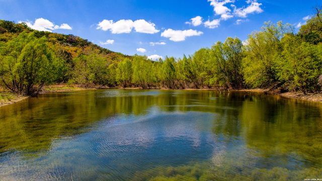 150 Coker Hollow, Kerrville, TX 78028