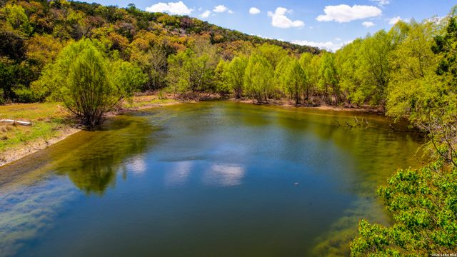 150 Coker Hollow, Kerrville, TX 78028
