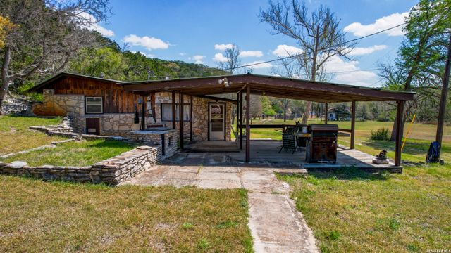 150 Coker Hollow, Kerrville, TX 78028