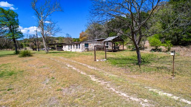 150 Coker Hollow, Kerrville, TX 78028