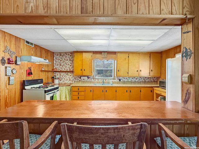 150 Coker Hollow, Kerrville, TX 78028