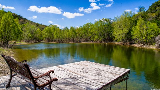 150 Coker Hollow, Kerrville, TX 78028