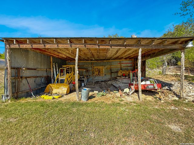 150 Coker Hollow, Kerrville, TX 78028