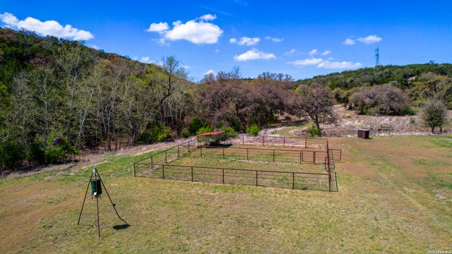 150 Coker Hollow, Kerrville, TX 78028