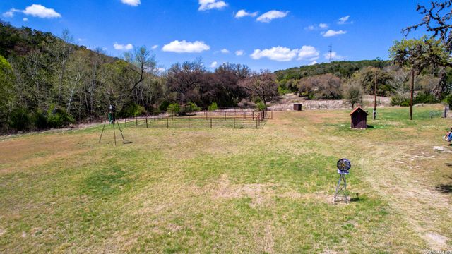 150 Coker Hollow, Kerrville, TX 78028
