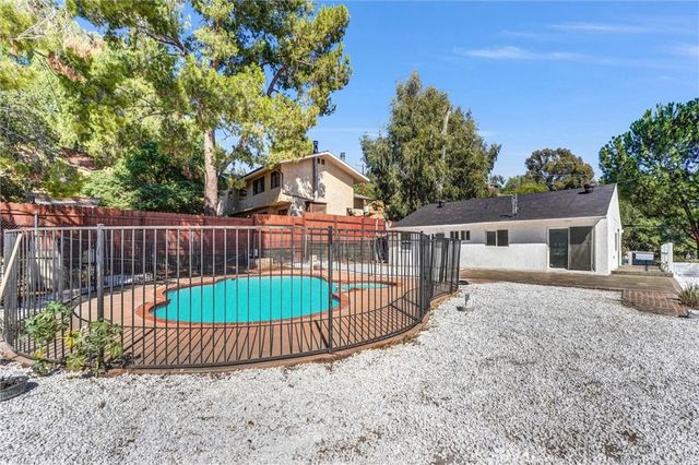 107 Ventura, Chatsworth, CA 91311