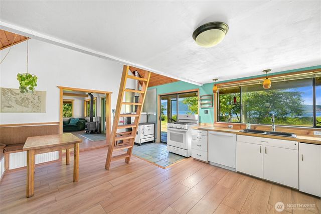 1611 Jas Airport Lane, Anacortes, WA 98221