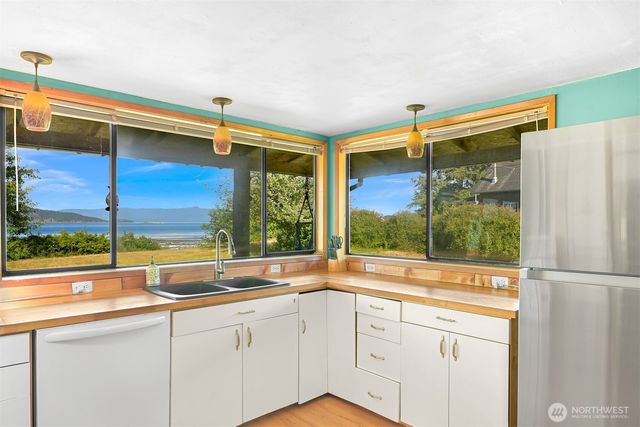1611 Jas Airport Lane, Anacortes, WA 98221