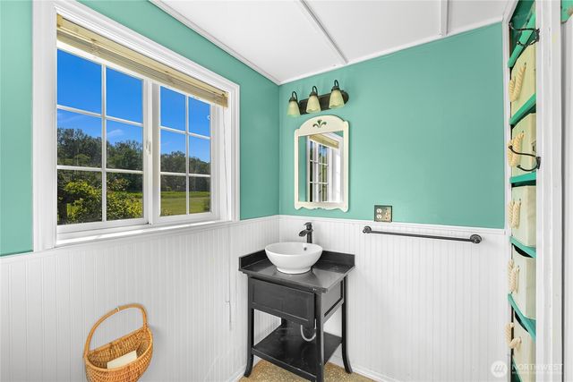 1611 Jas Airport Lane, Anacortes, WA 98221