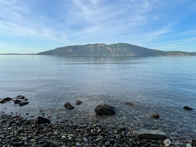 1611 Jas Airport Lane, Anacortes, WA 98221