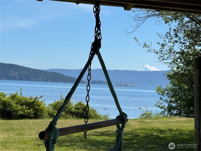 1611 Jas Airport Lane, Anacortes, WA 98221