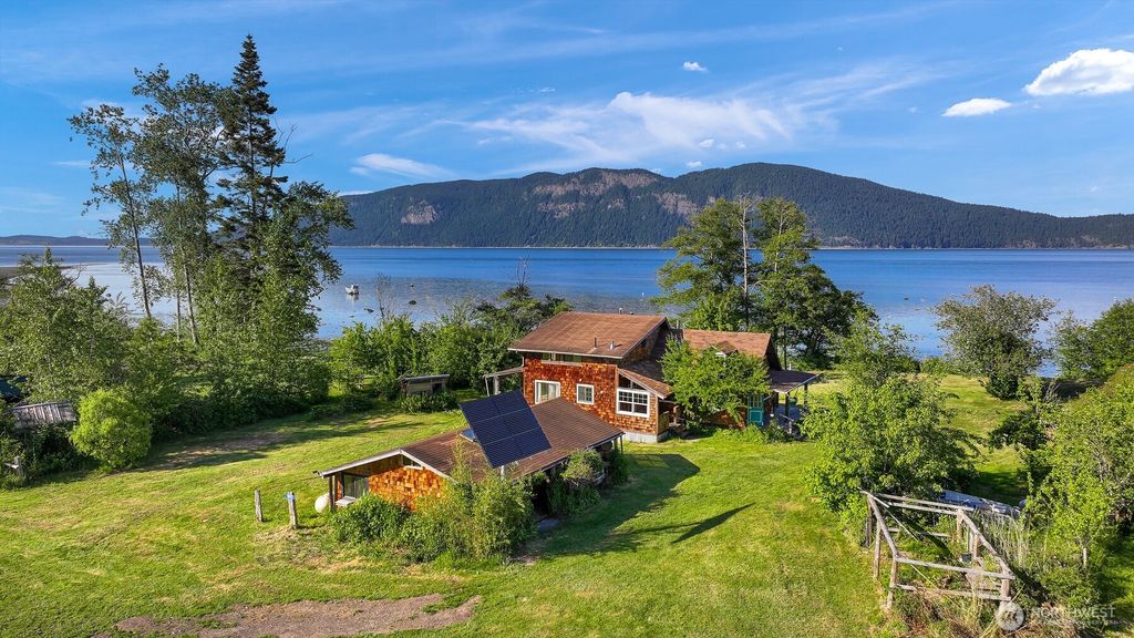 1611 Jas Airport Lane, Anacortes, WA 98221