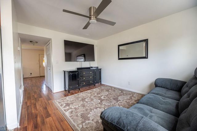 3050 Breslaw CT, Virginia Beach, VA 23453