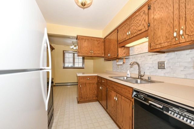 8374 S Tuckaway Shores DRIVE, Franklin, WI 53132