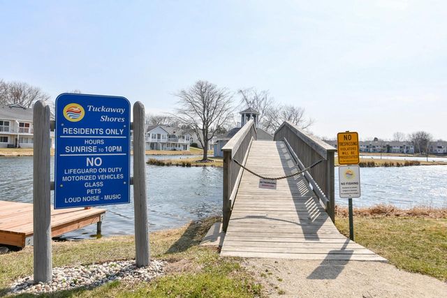 8374 S Tuckaway Shores DRIVE, Franklin, WI 53132