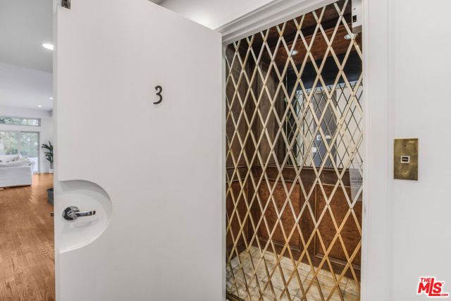 8507 Franklin Avenue, Los Angeles, CA 90069