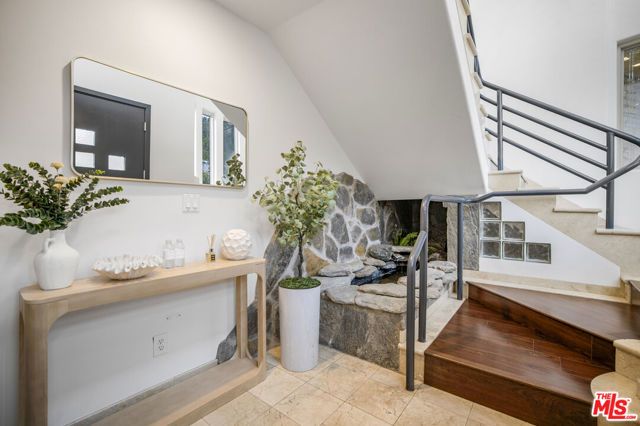 8507 Franklin Avenue, Los Angeles, CA 90069