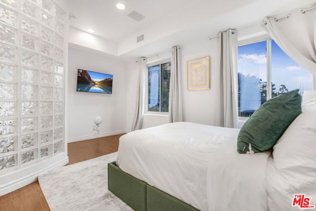 8507 Franklin Avenue, Los Angeles, CA 90069