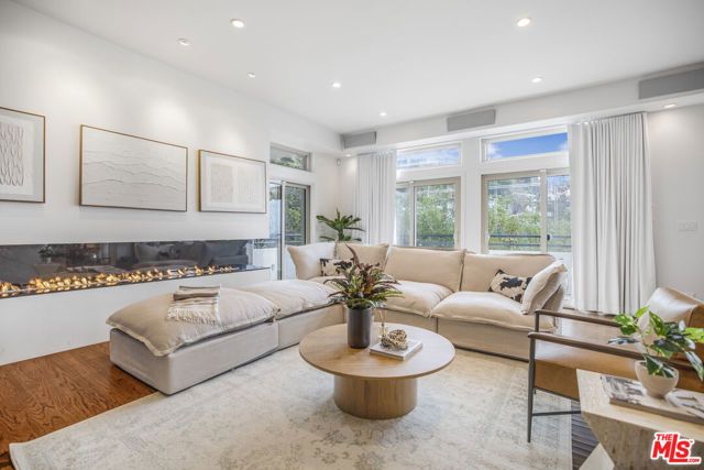 8507 Franklin Avenue, Los Angeles, CA 90069