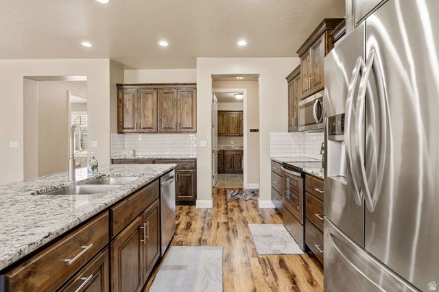 1114 N VIA DEL SOL, Washington, UT 84780