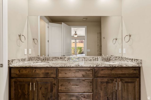 1114 N VIA DEL SOL, Washington, UT 84780