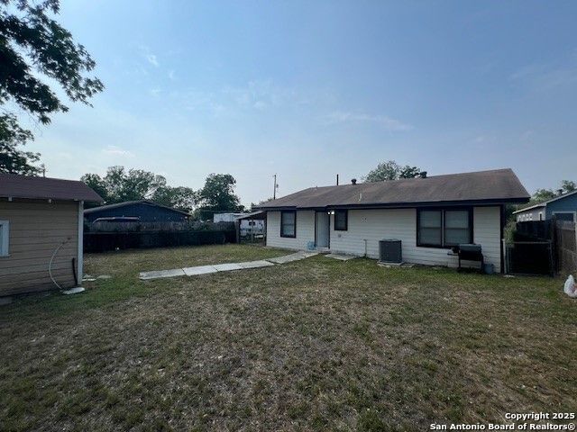 118 Goforth, San Antonio, TX 78233