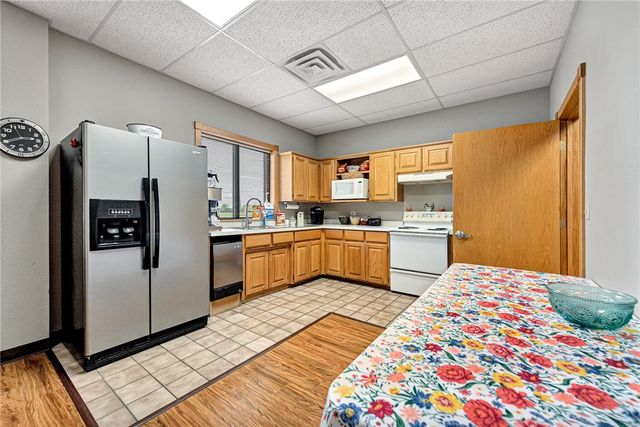 1601 SW A Street, Bentonville, AR 72712