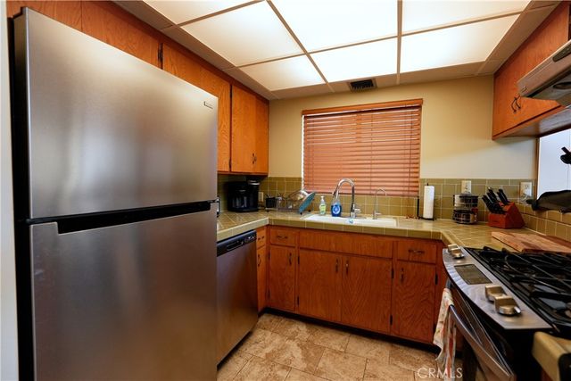 23755 Zuger, Crestline, CA 92325