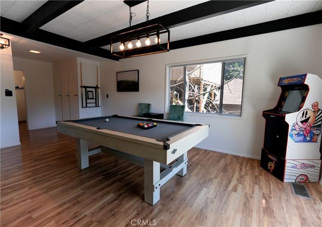 23755 Zuger, Crestline, CA 92325