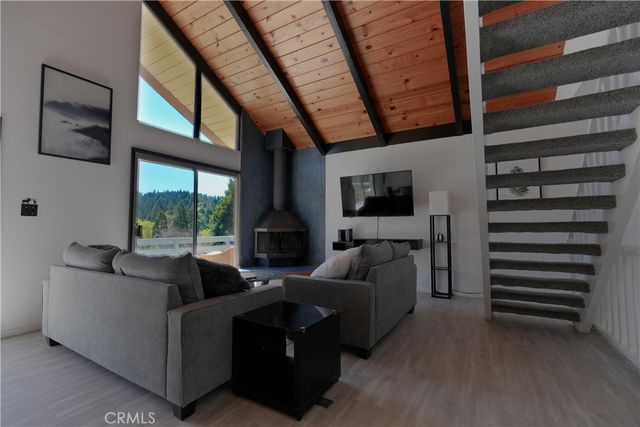 23755 Zuger, Crestline, CA 92325